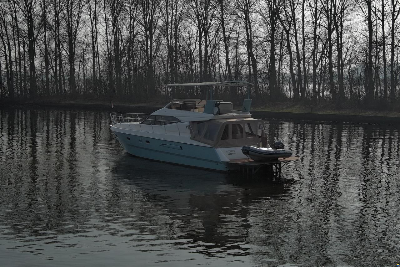 Azimut 43