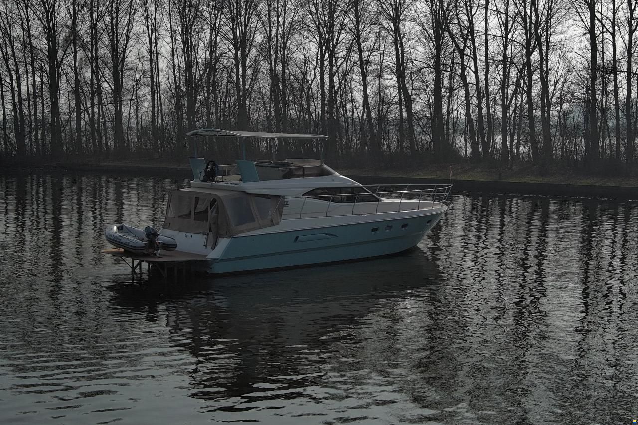 Azimut 43