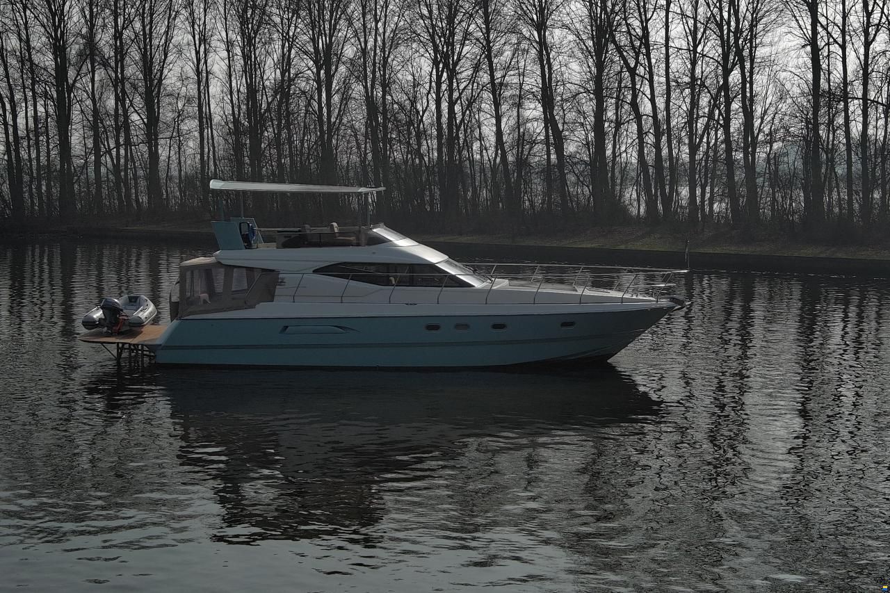Azimut 43
