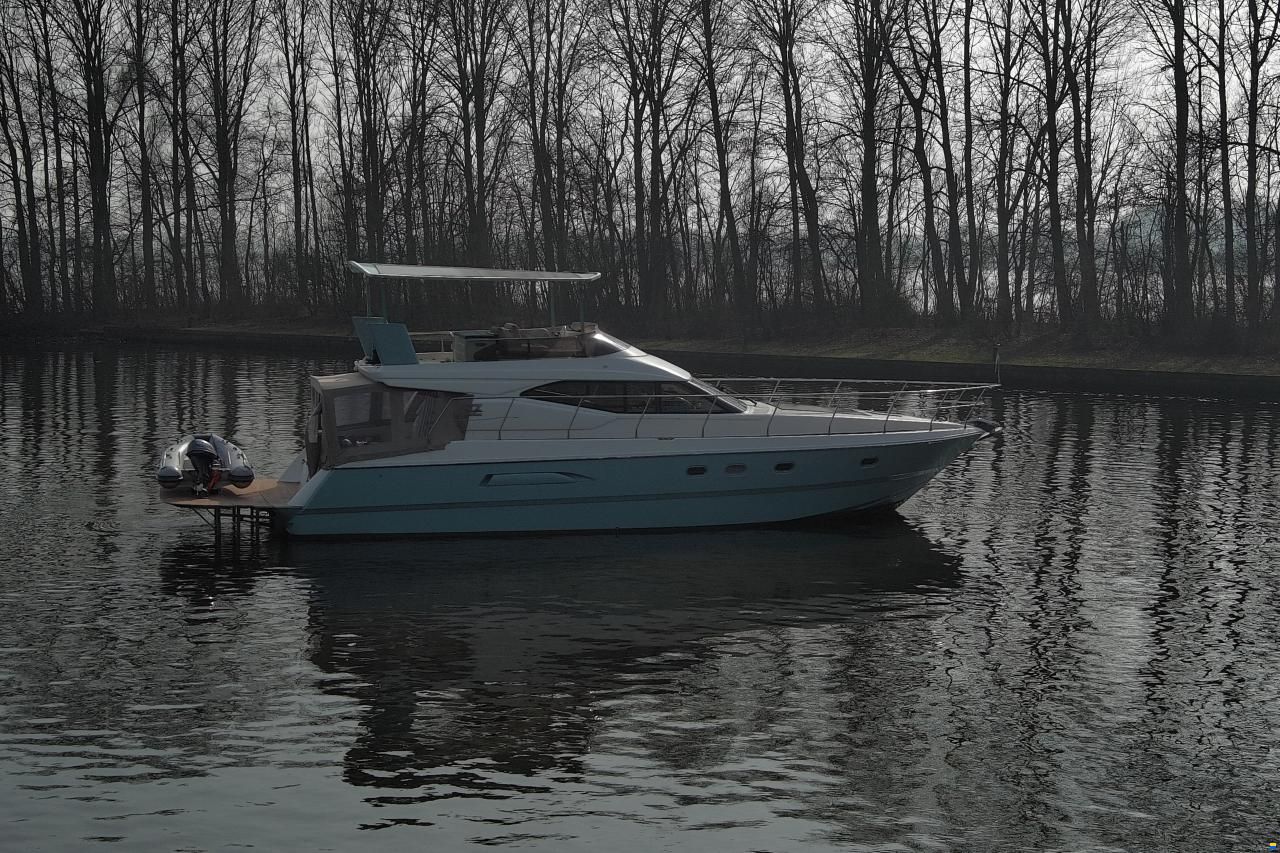 Azimut 43