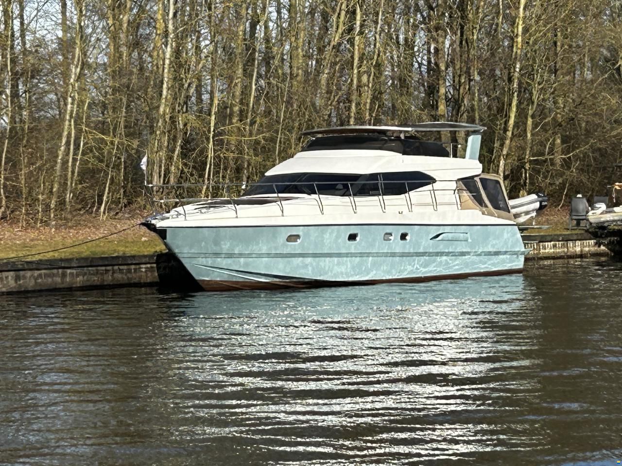 Azimut 43