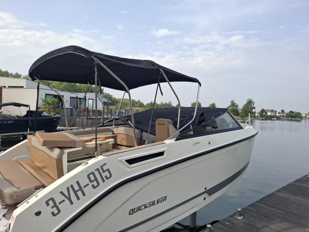 Quicksilver 675