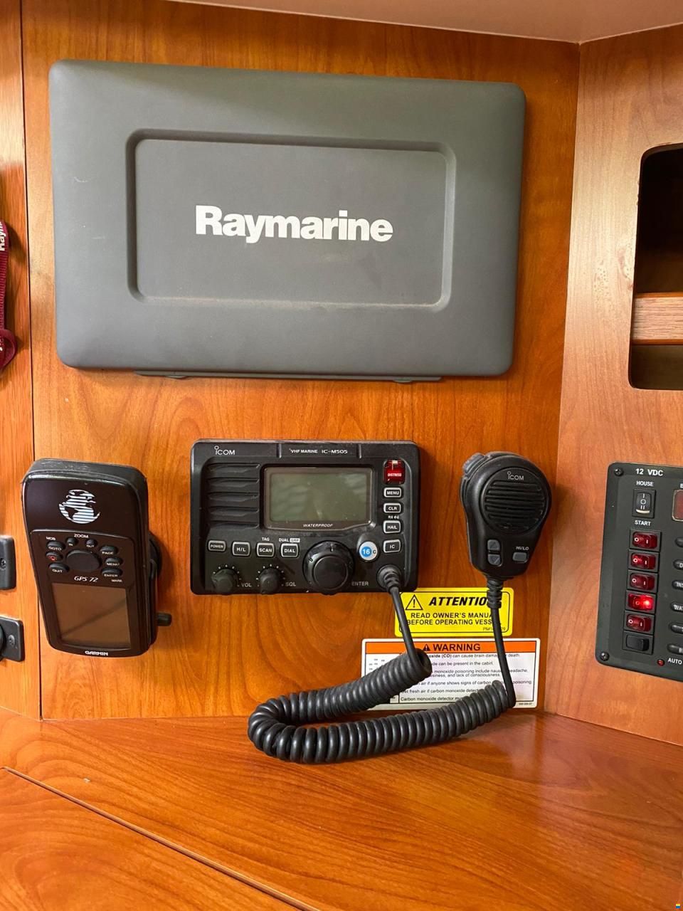 Hunter Marine 45 Deck salon
