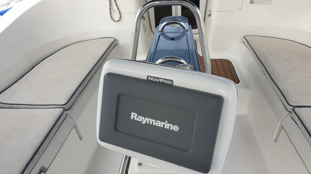 Hunter Marine 45 Deck salon