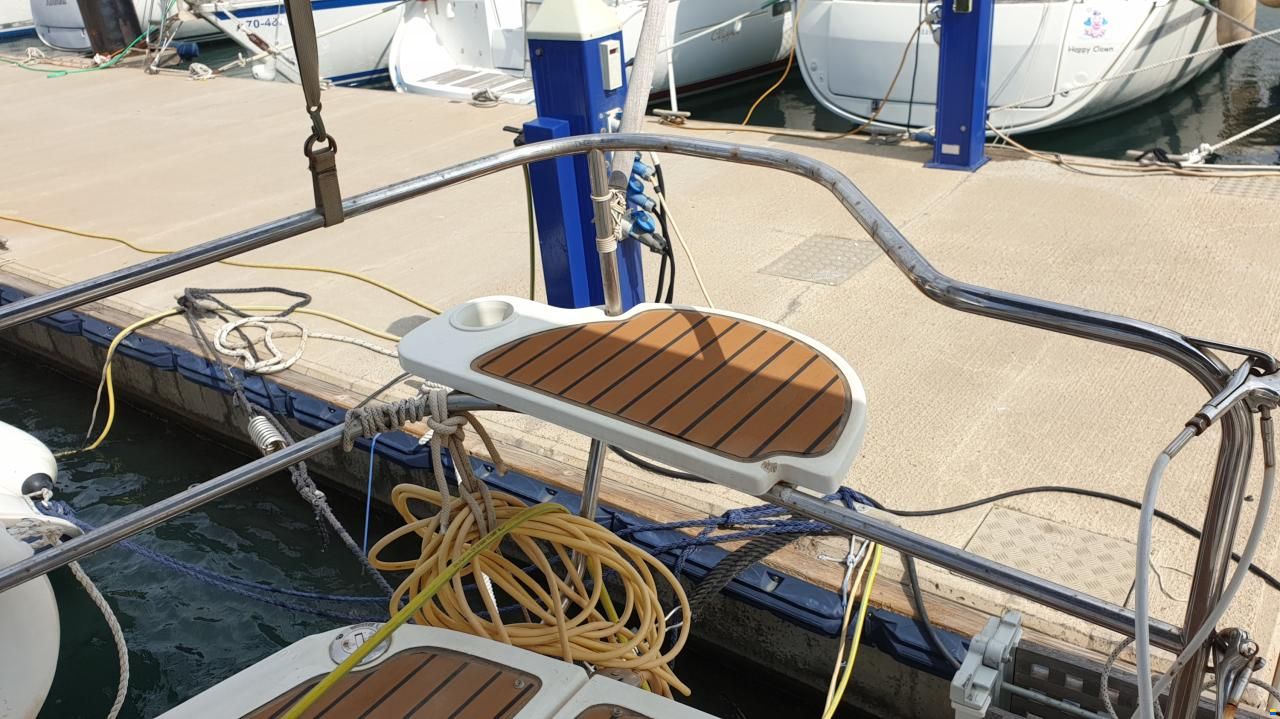 Hunter Marine 45 Deck salon