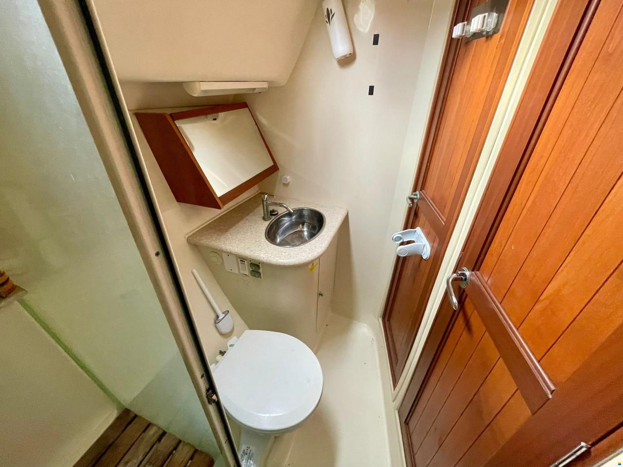 Hunter Marine 45 Deck salon
