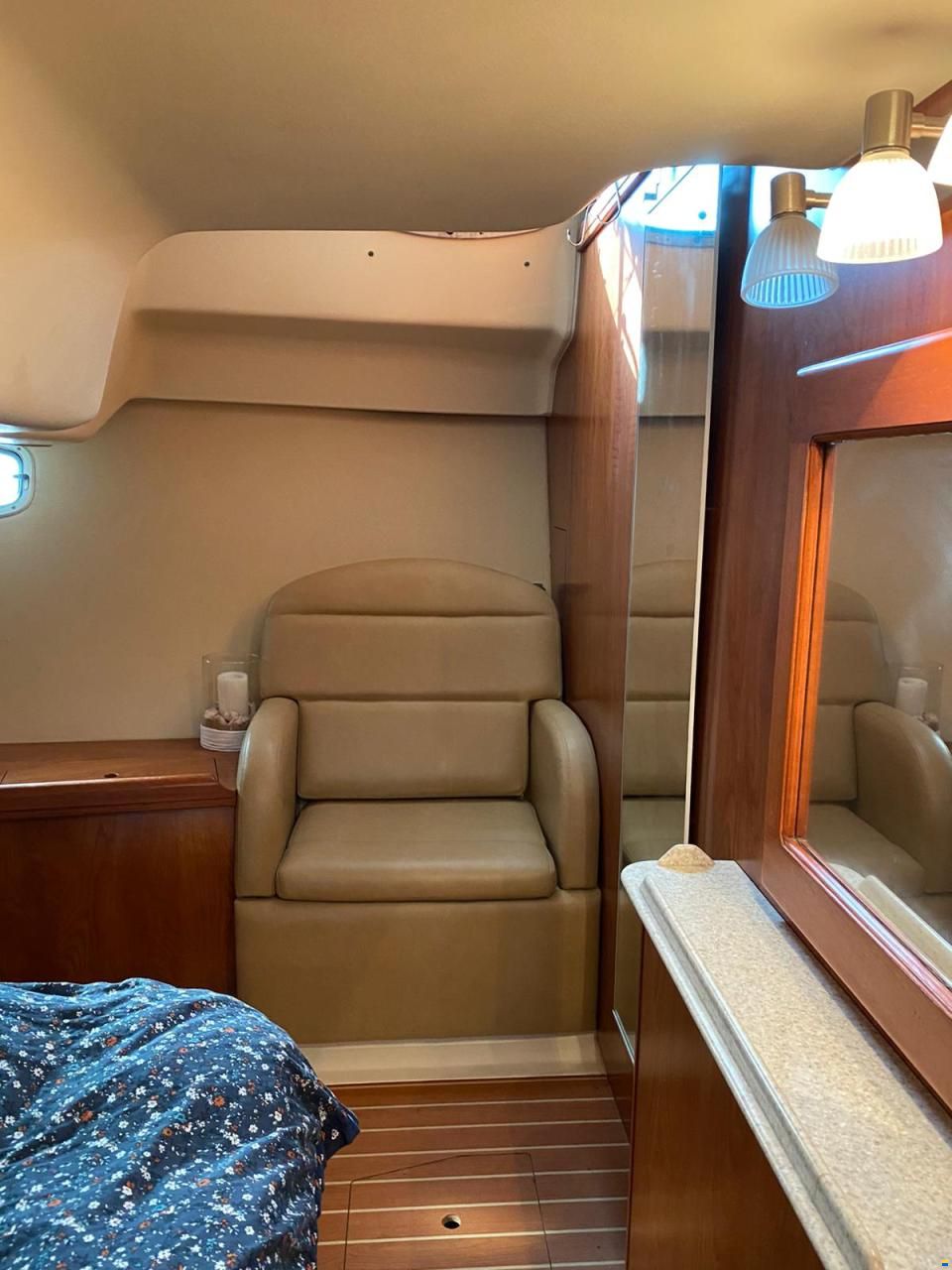 Hunter Marine 45 Deck salon