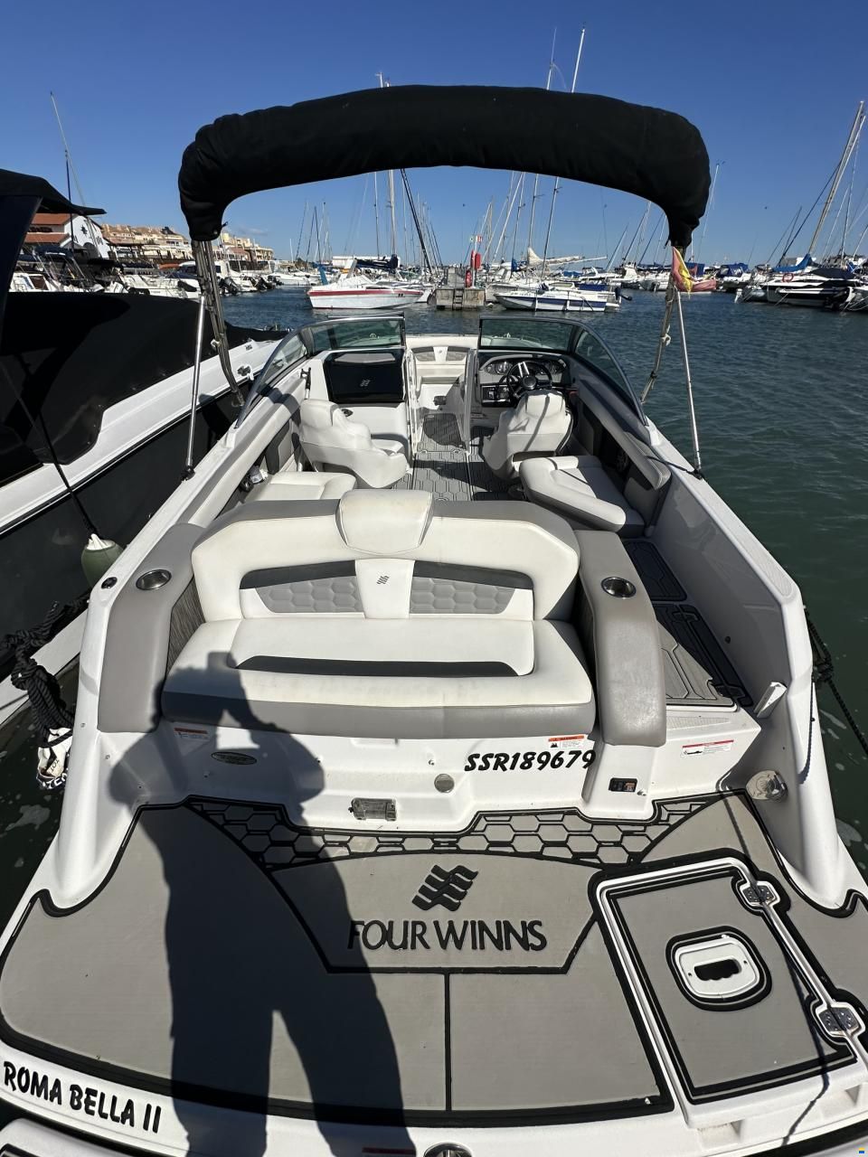 Four Winns HD220