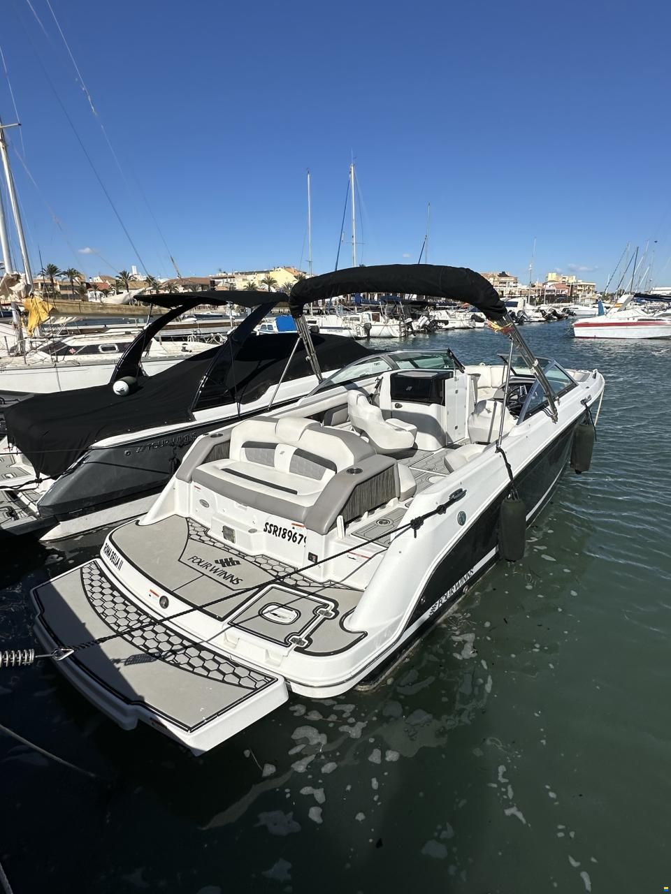 Four Winns HD220