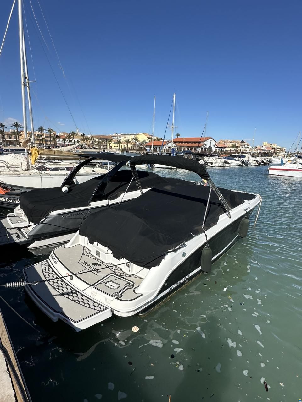 Four Winns HD220