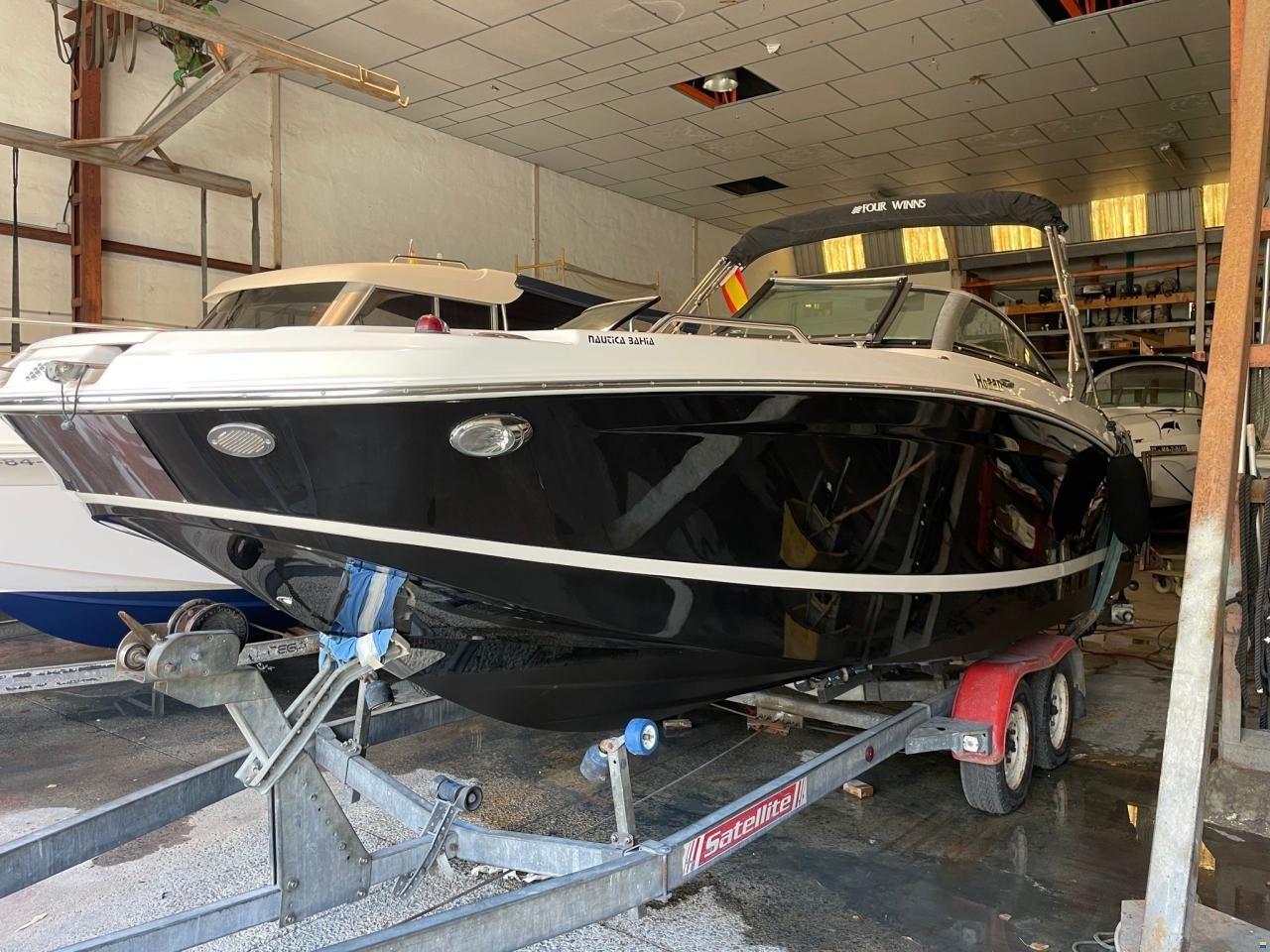 Four Winns HD220