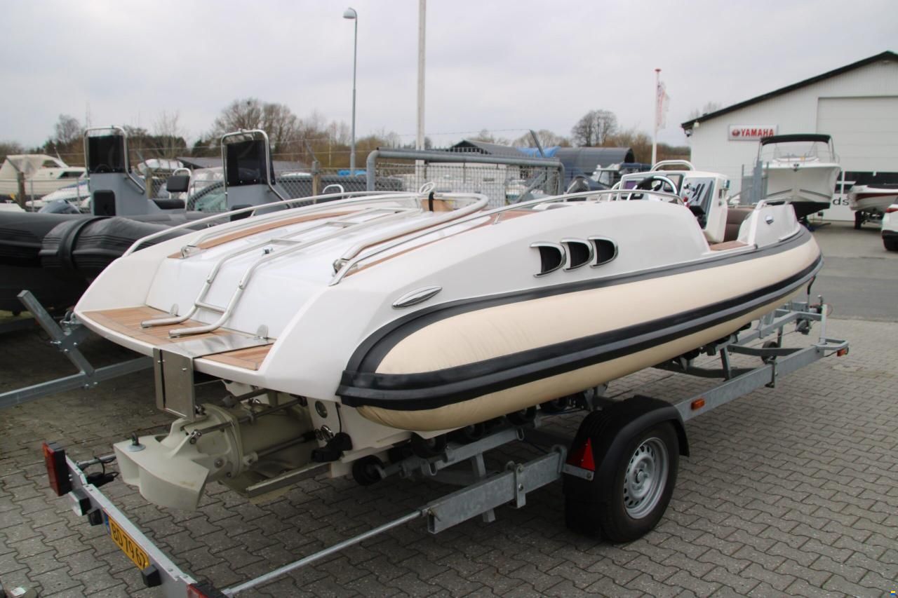 Cirrus 18 Super Yacht RIB