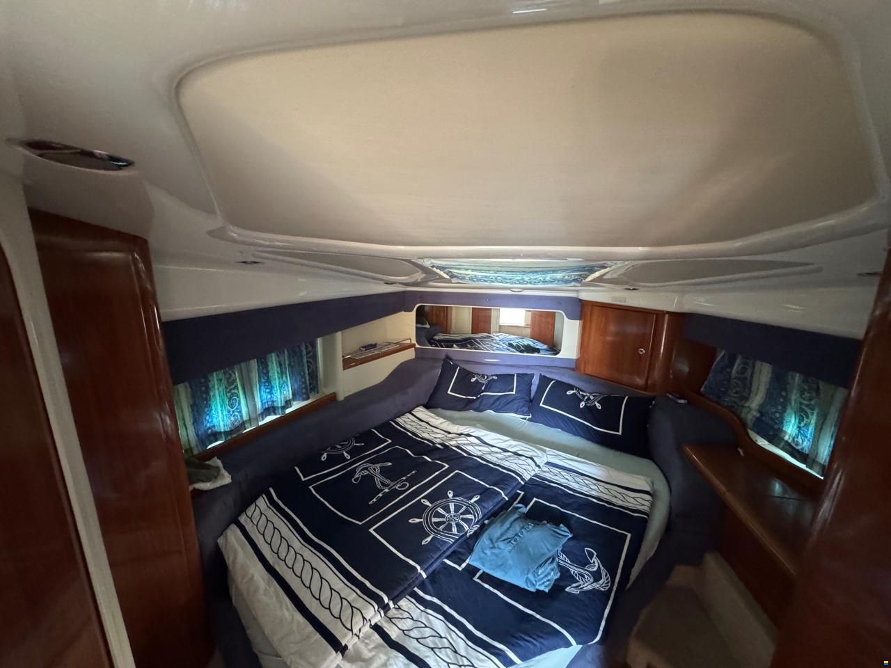 Sealine F33
