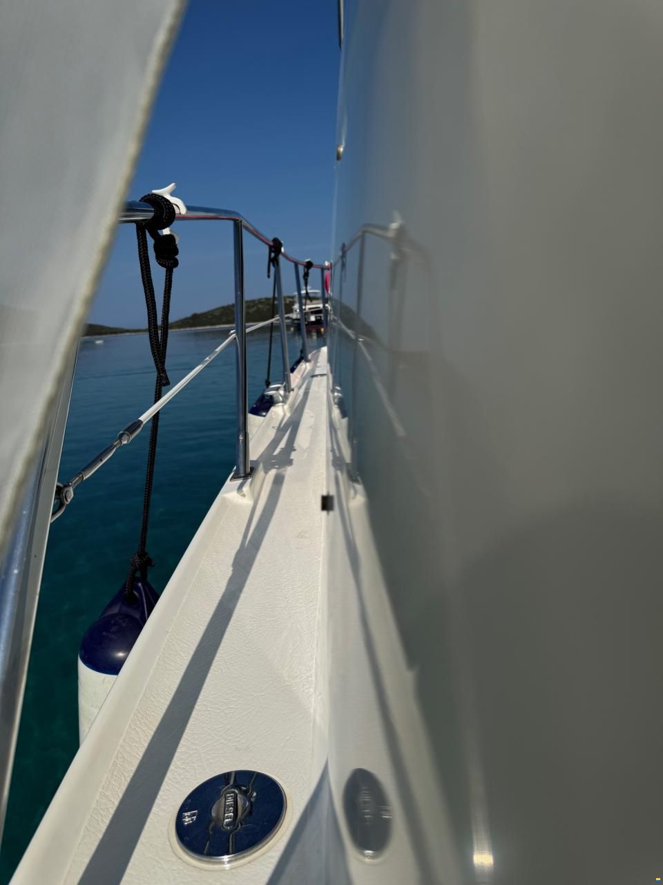 Sealine F33