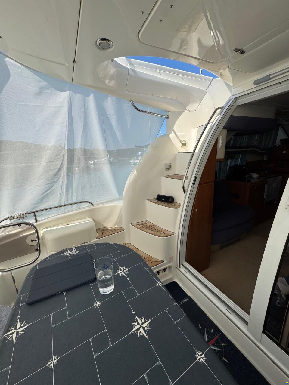 Sealine F33
