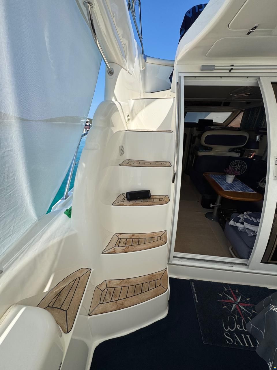 Sealine F33