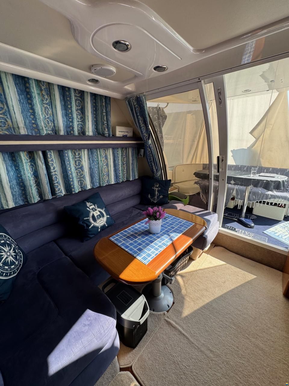 Sealine F33