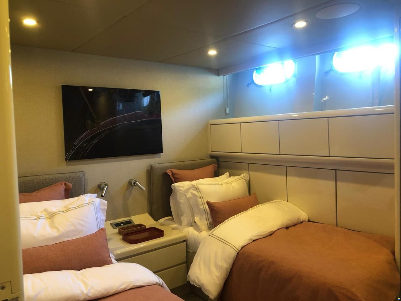 Crestitalia Yacht