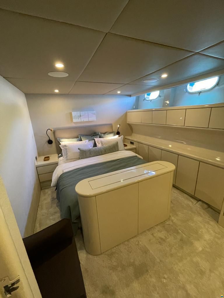 Crestitalia Yacht