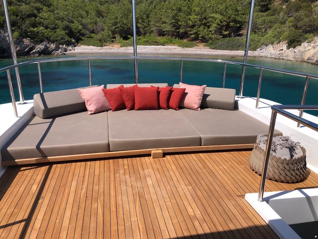Crestitalia Yacht