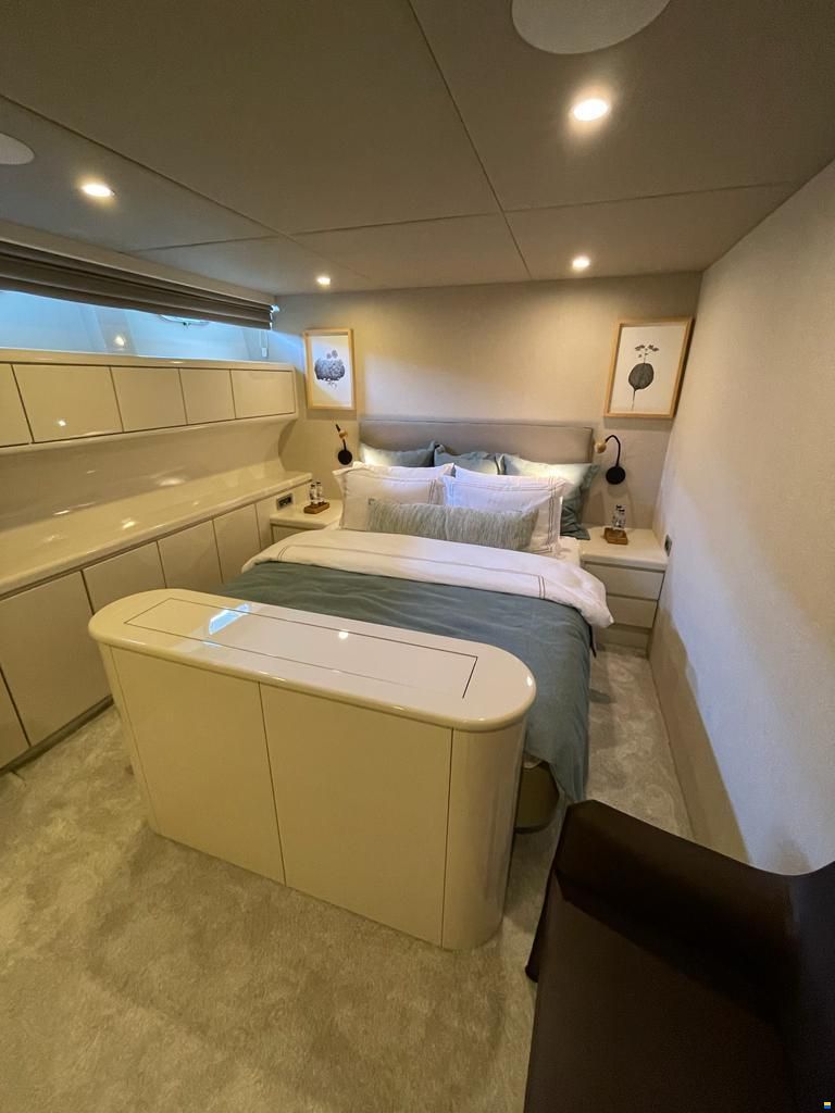 Crestitalia Yacht
