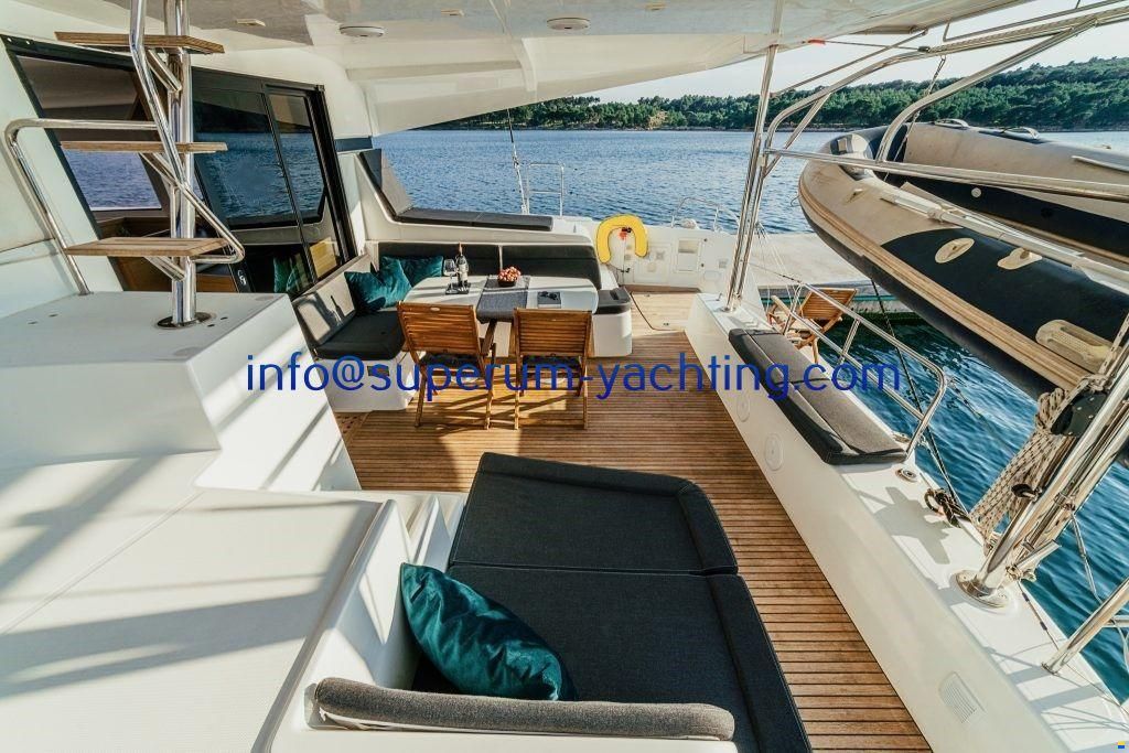 Lagoon 42