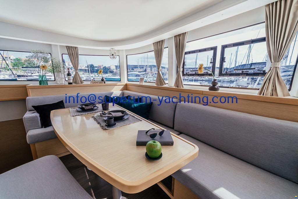 Lagoon 42