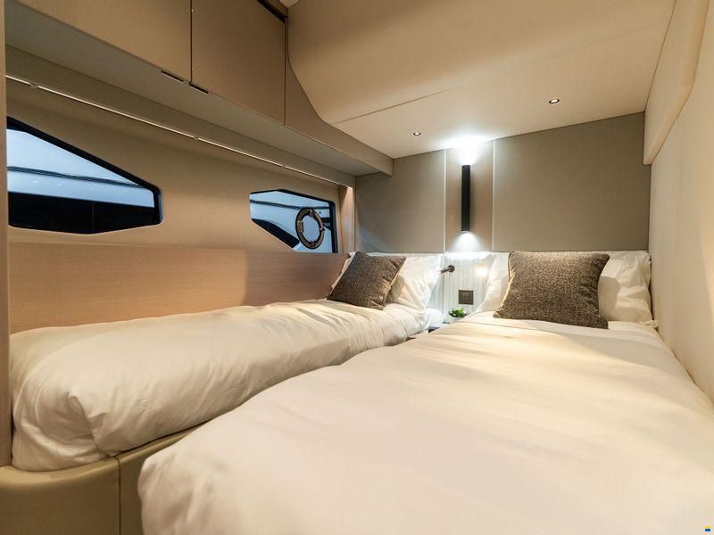 Sunseeker Manhattan 56