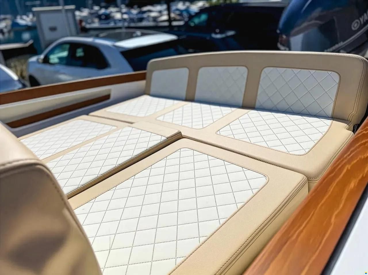 Flying Shark 5.7 Bowrider