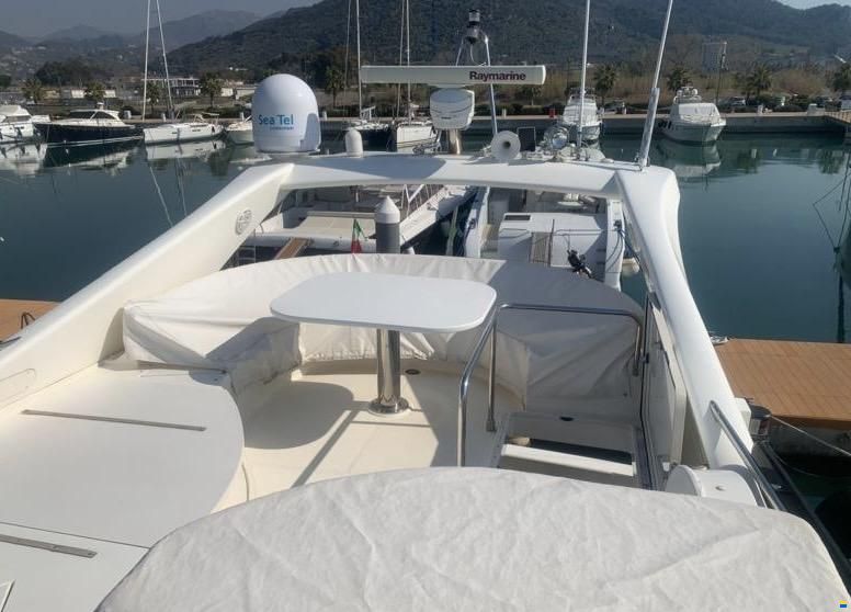 Ferretti 550