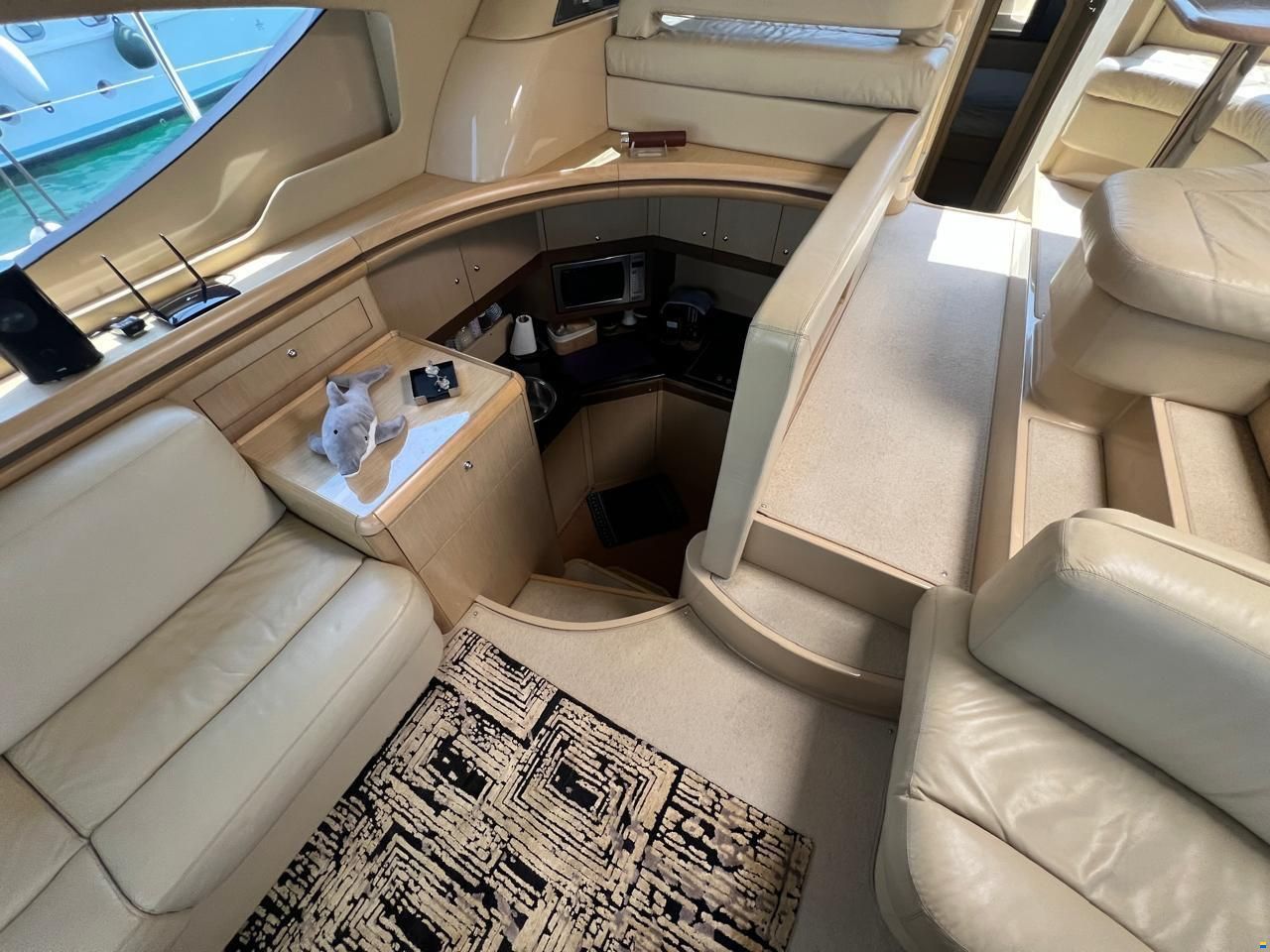 Ferretti 550