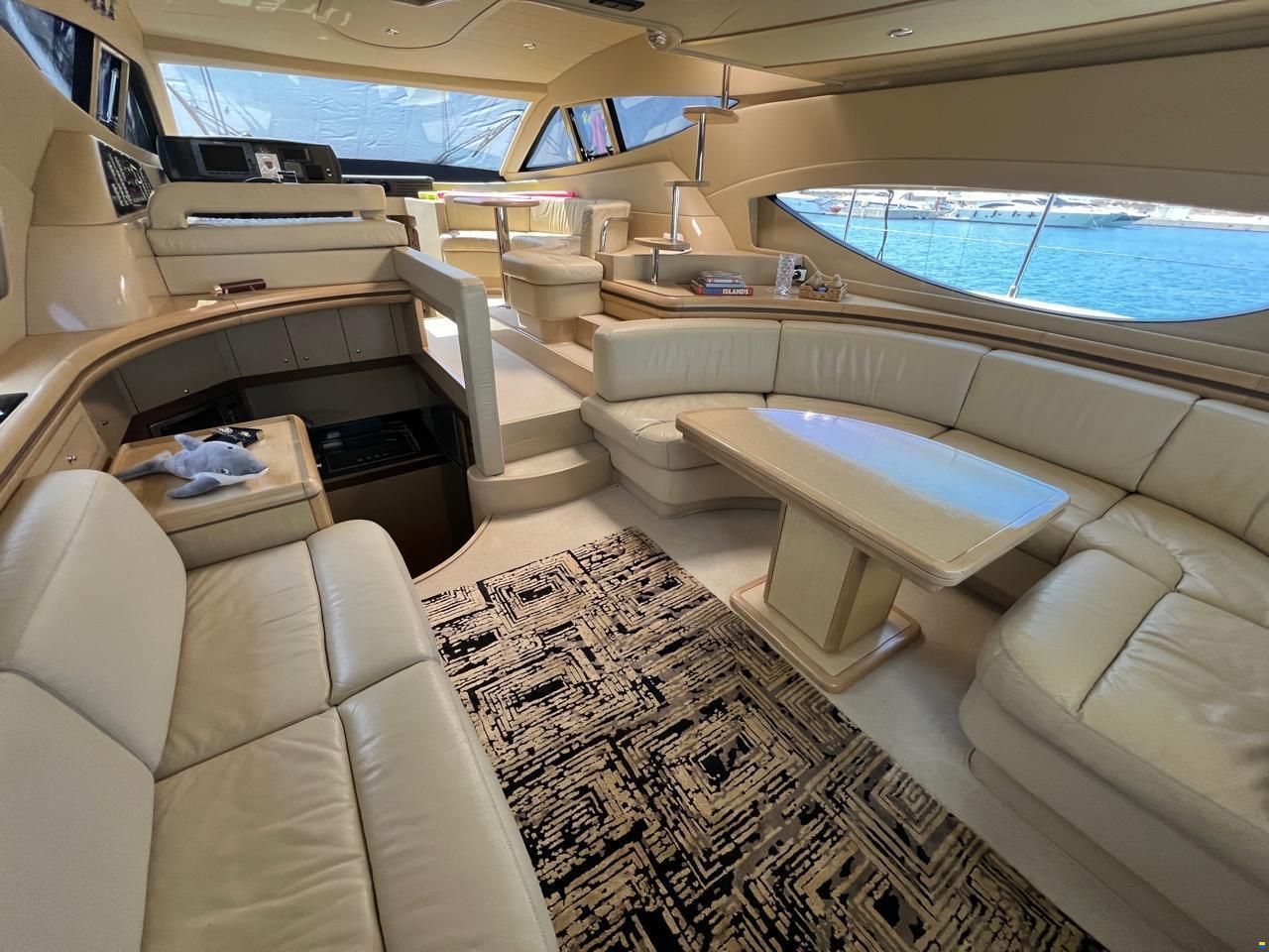 Ferretti 550