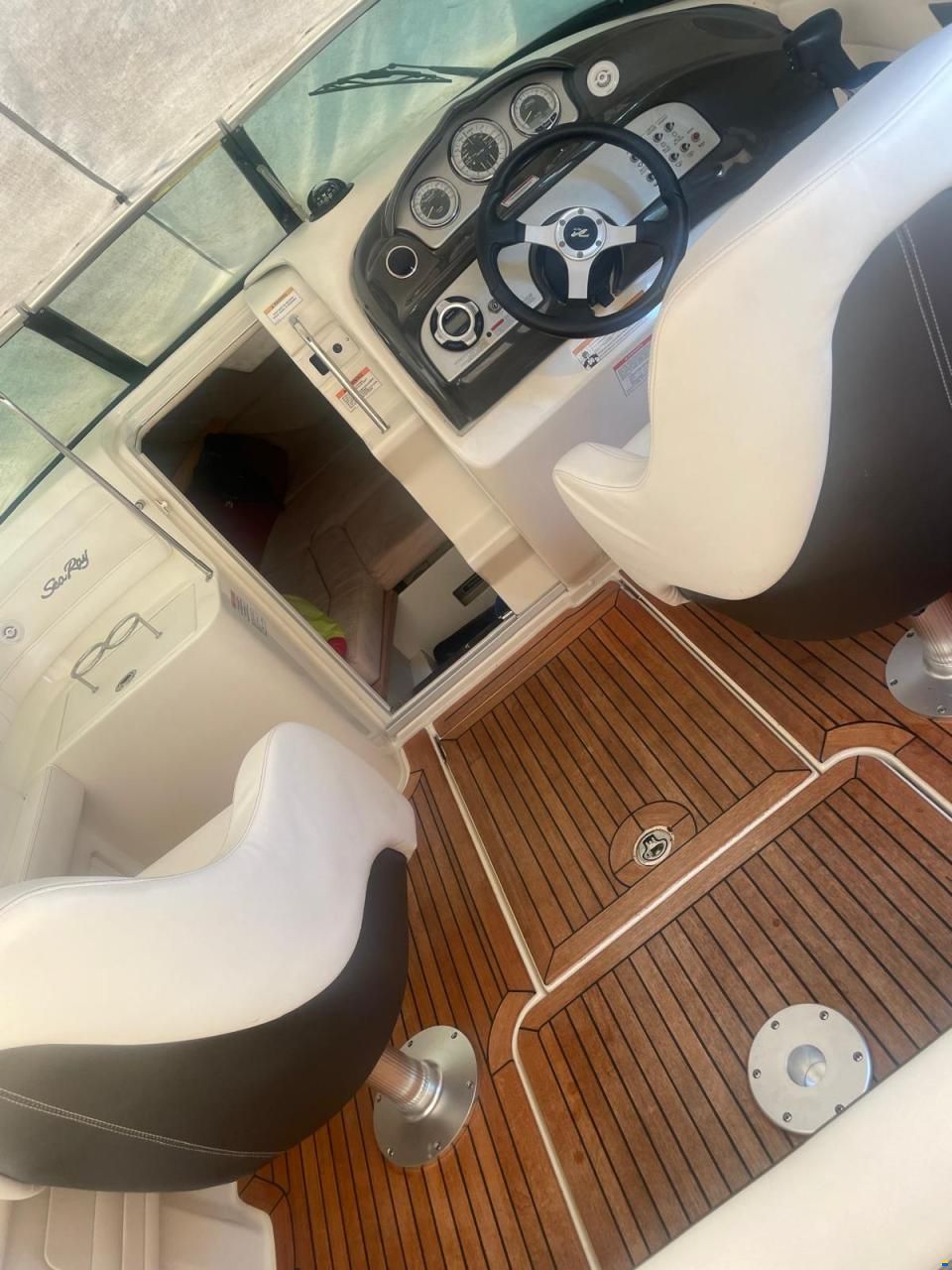 Sea Ray 240 SSE