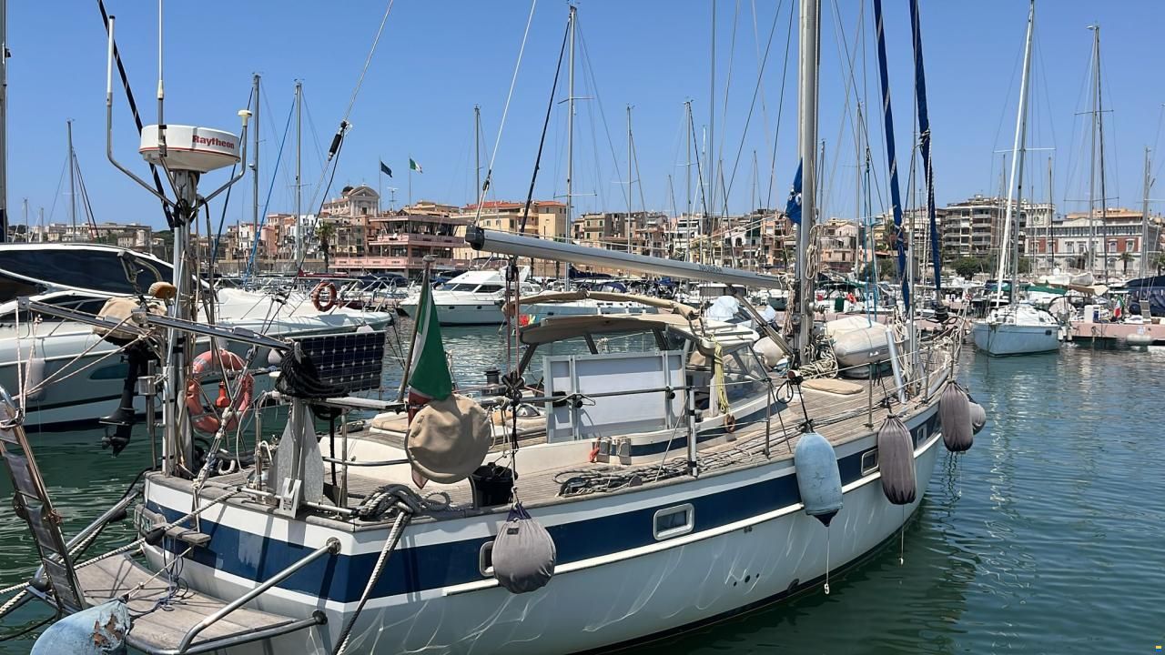 Hallberg-Rassy HR 42E Sloop