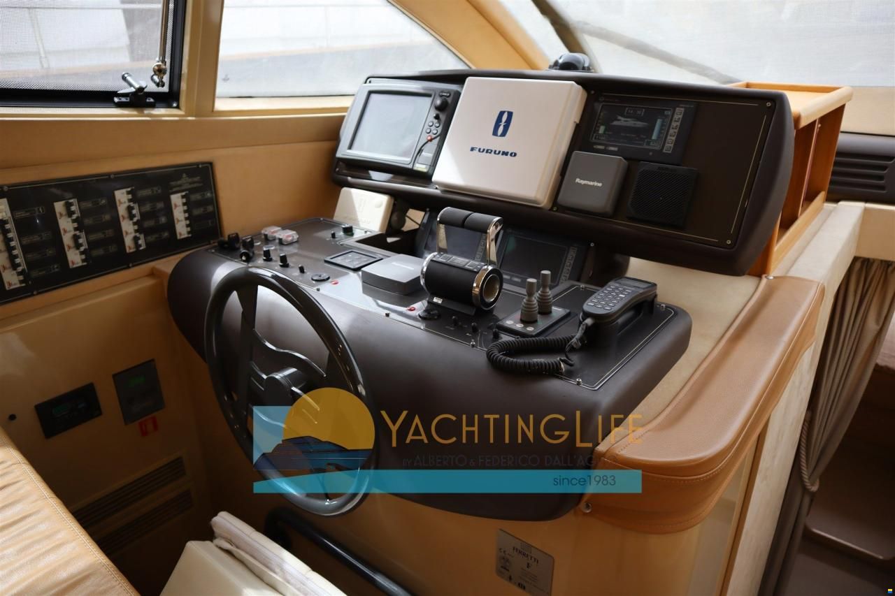 Ferretti 550