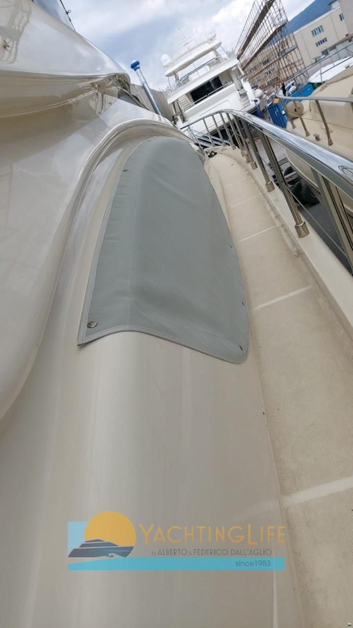 Ferretti 550