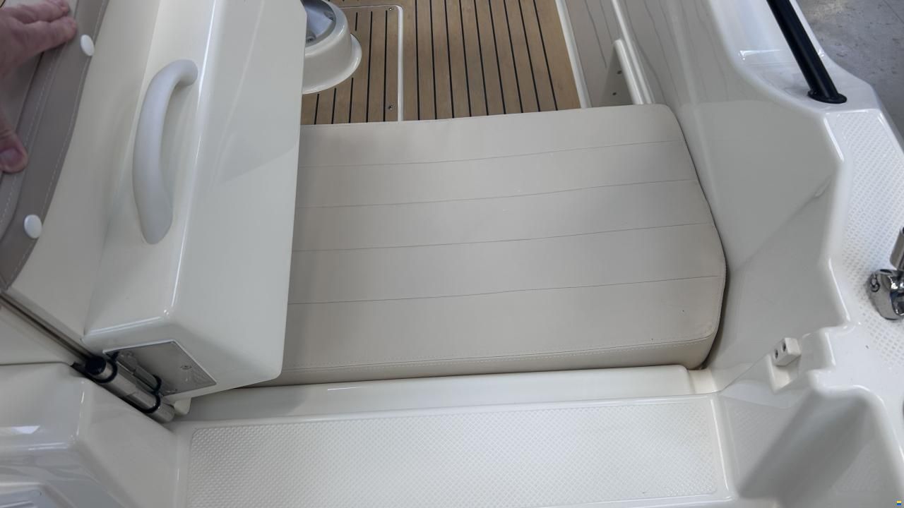 Quicksilver Activ 705 Open