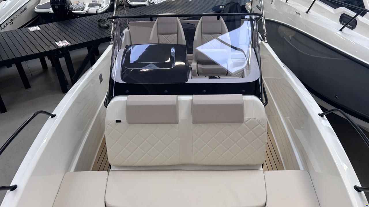 Quicksilver Activ 705 Open