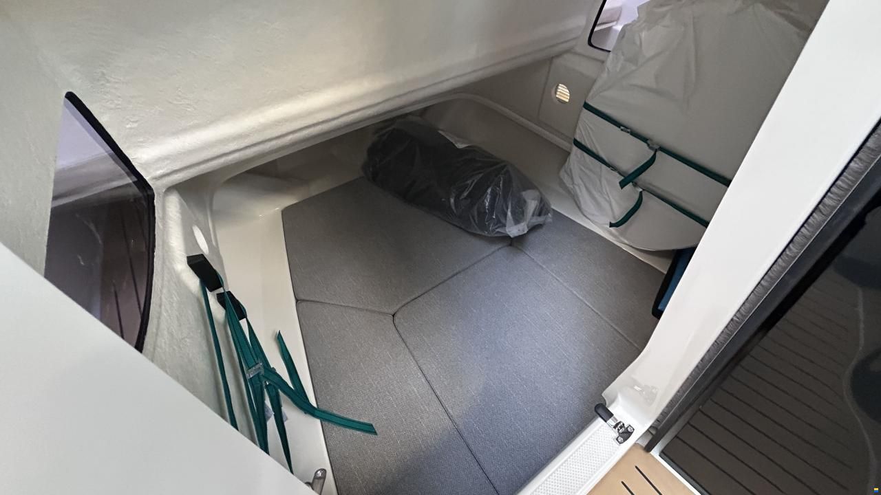 Quicksilver Activ 705 Open