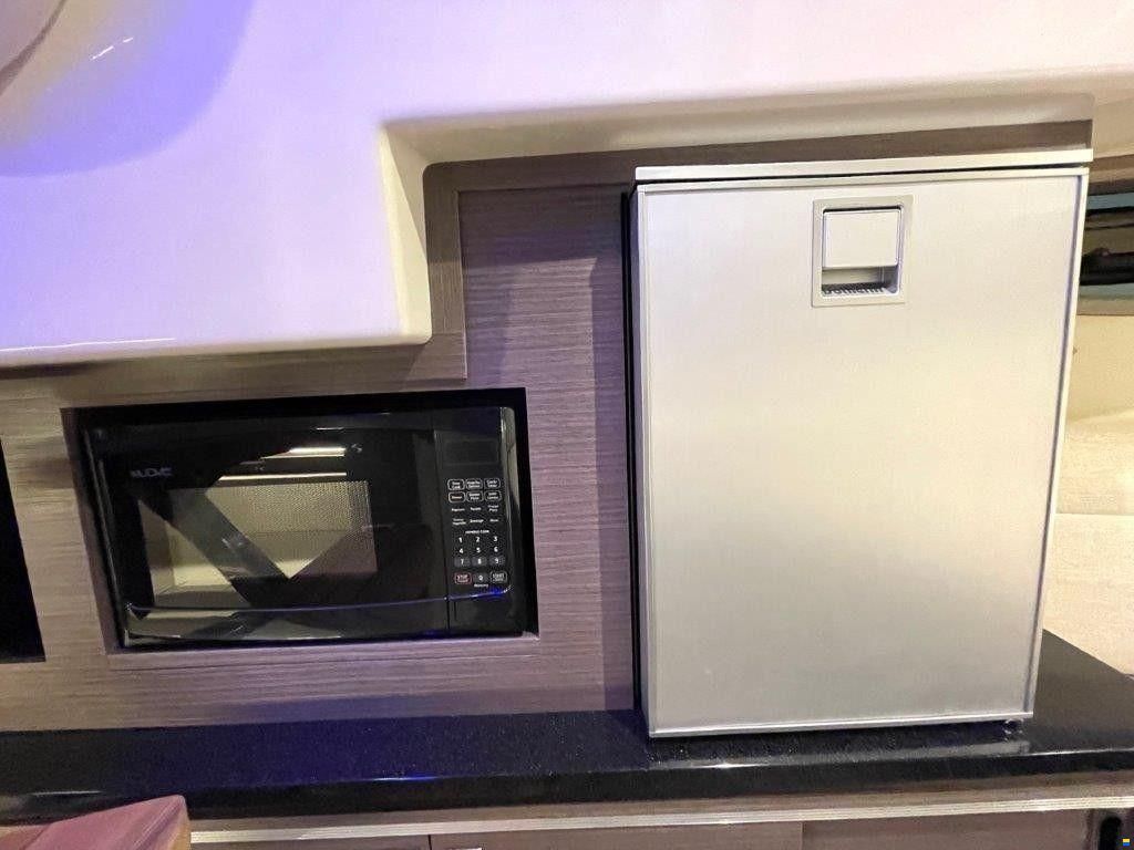Sea Ray 320 Coupe Sundancer