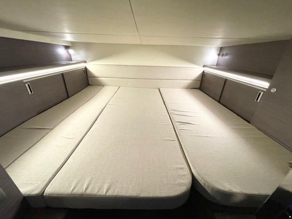 Sea Ray 320 Coupe Sundancer