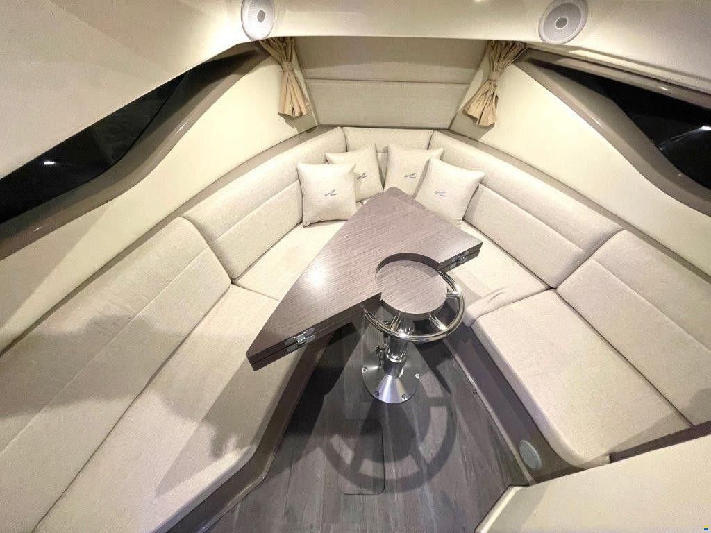 Sea Ray 320 Coupe Sundancer