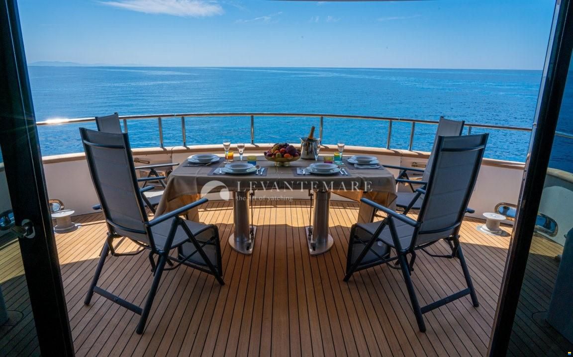 Cantieri di Pisa Akhir 85