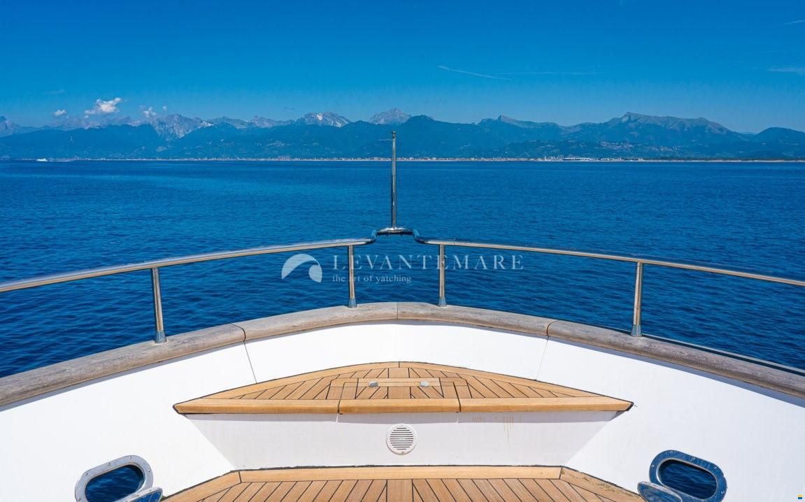 Cantieri di Pisa Akhir 85