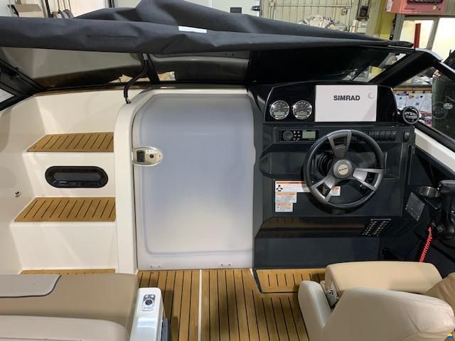 Quicksilver 675 Cruiser mit Mercury F150XL in wei&szlig;
