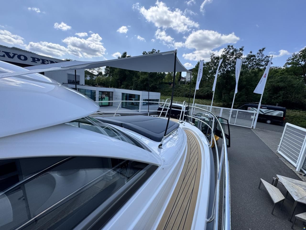 Nimbus 305 Coupe