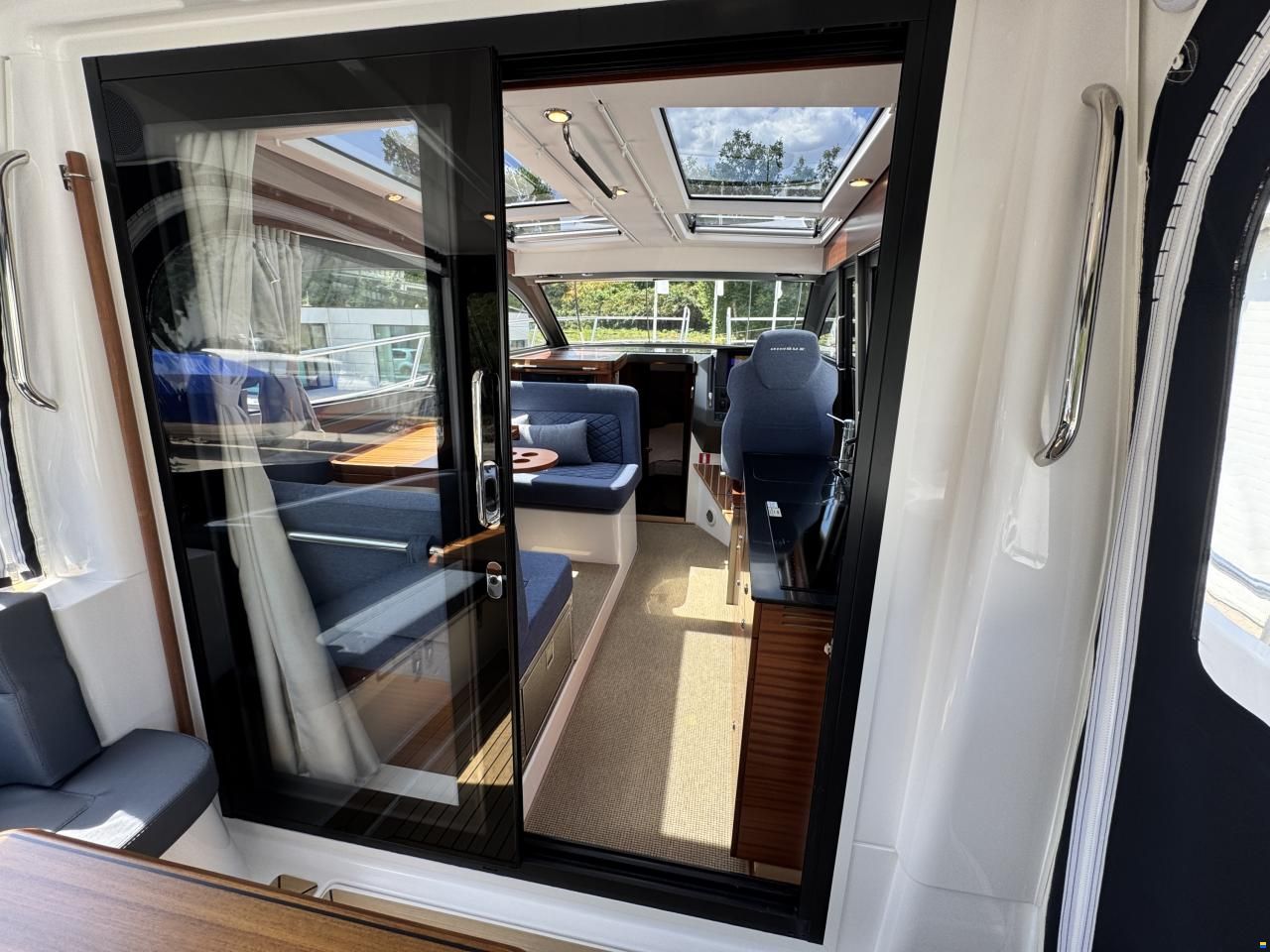 Nimbus 305 Coupe