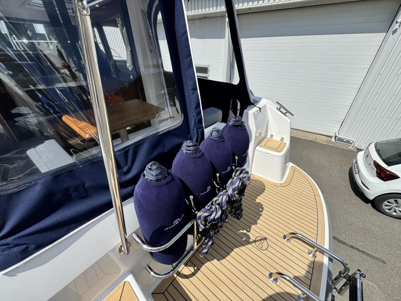 Nimbus 305 Coupe
