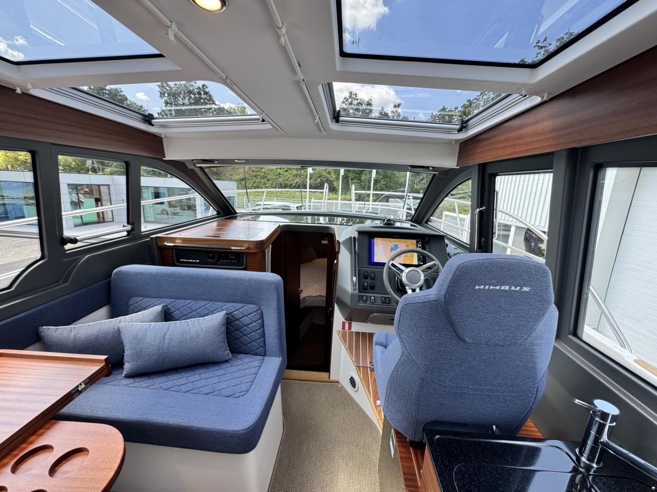 Nimbus 305 Coupe