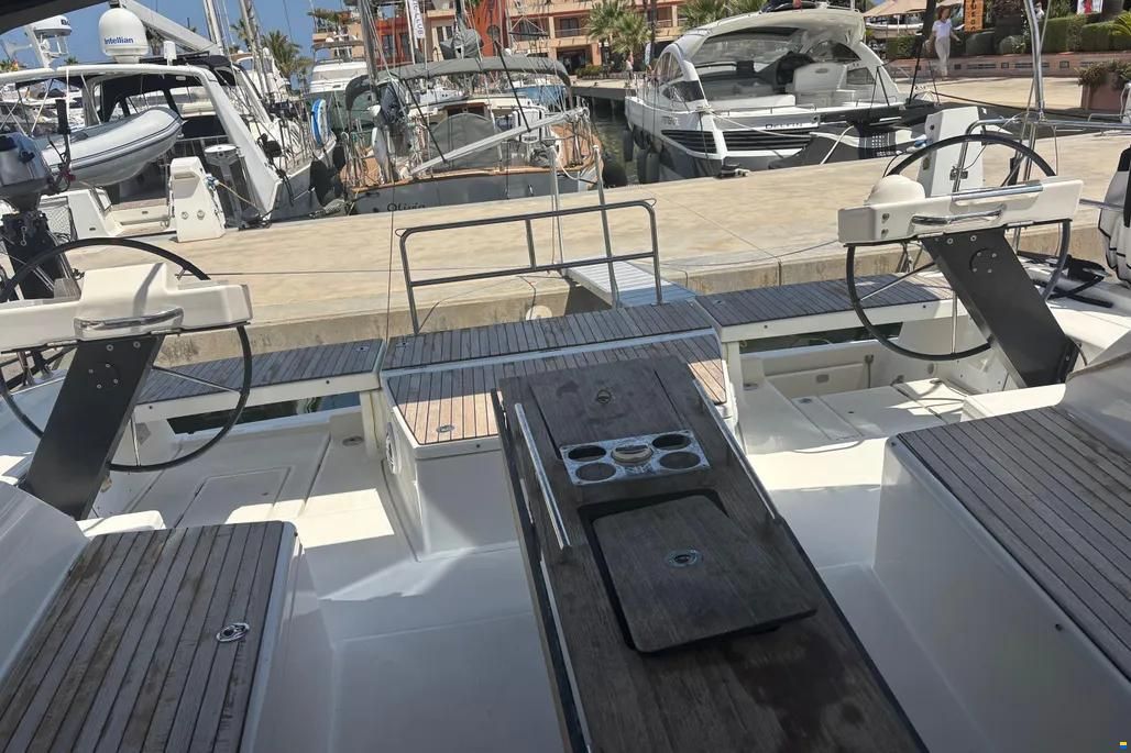 Dufour 470